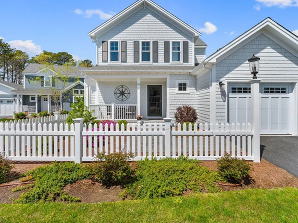 24 Cobblestone Circle, Mashpee, MA 02649