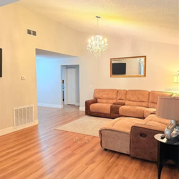 2130 Redleaf Dr — Photo 19