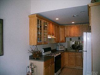 1st image of 77 Paddington Cir