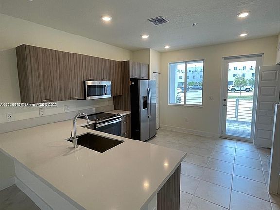 3rd image of 6425 NW 103rd Pl #107