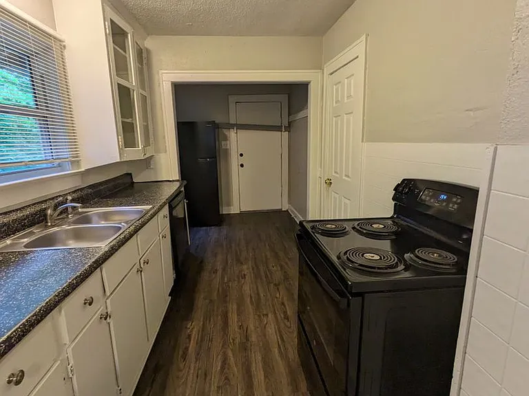 5535 Woodland Ave — Photo 7