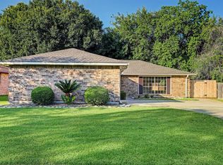 306 Knoll Forest Dr, League City, TX 77573