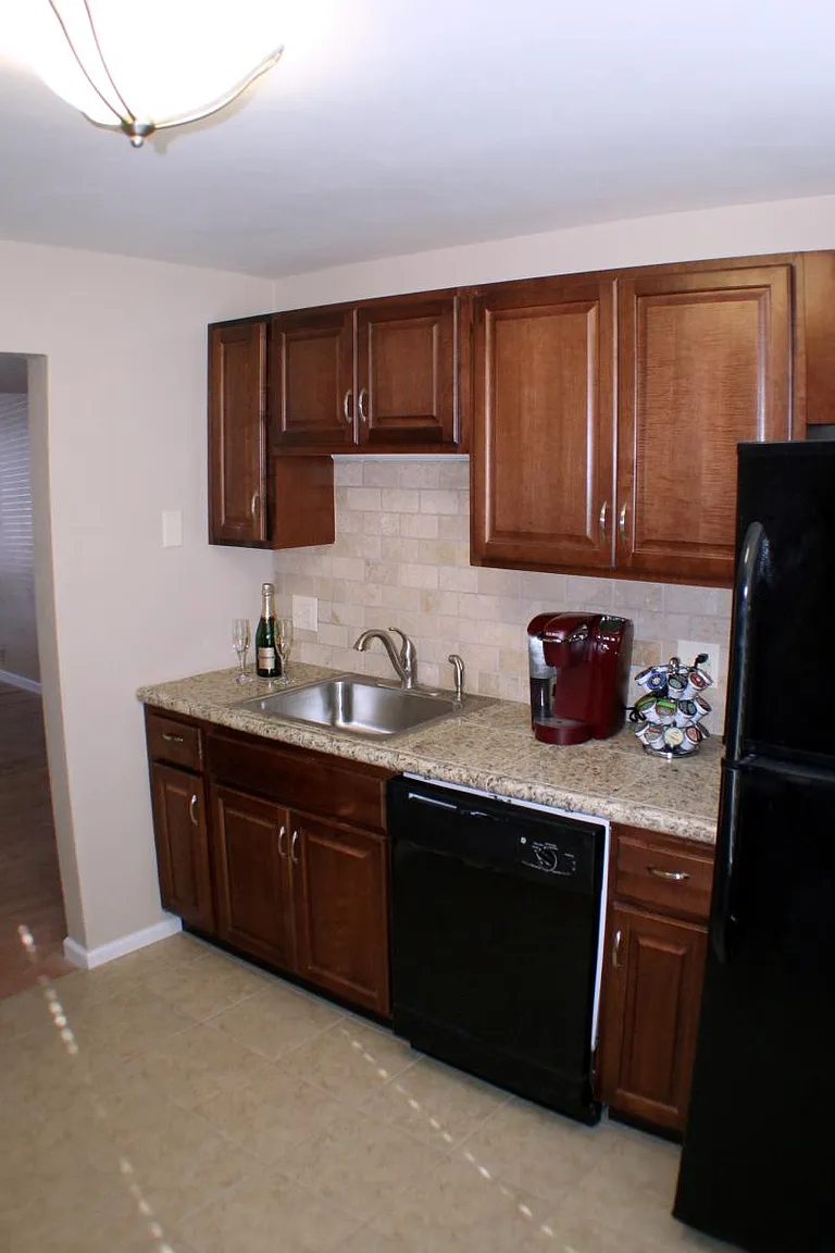 10132 Manchester Rd photo 1