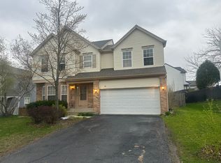 38 E Dahlia Ln, Round Lake Beach, IL