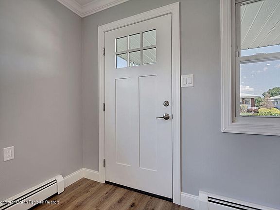 4th image of 50 Harrington Dr S