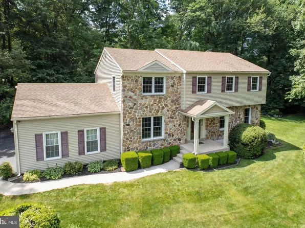 520 Peck Rd, Downingtown, PA 19335