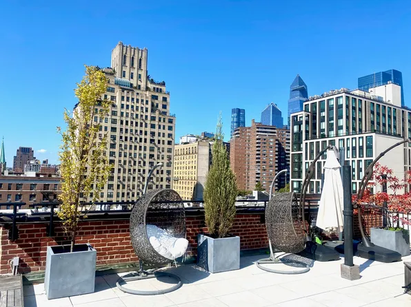 261 West 22nd Street image 4 of 17