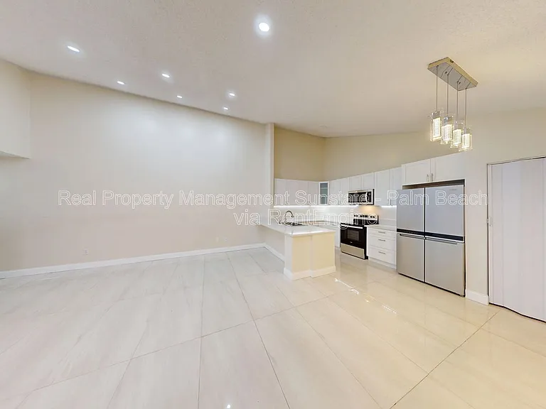 1080 Summit Place Cir #A — Photo 3