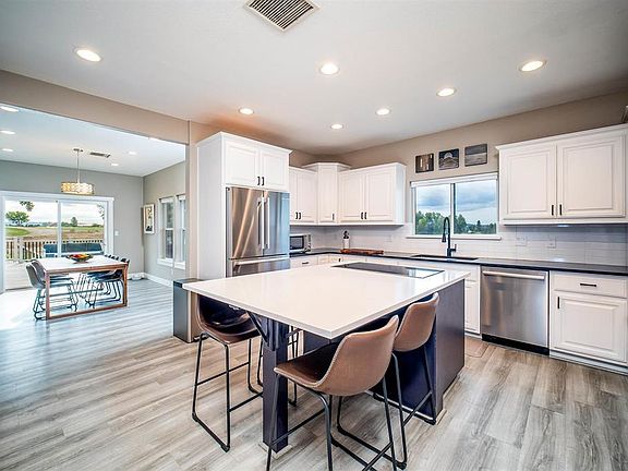 3rd image of 573 Florida Meadows Lane