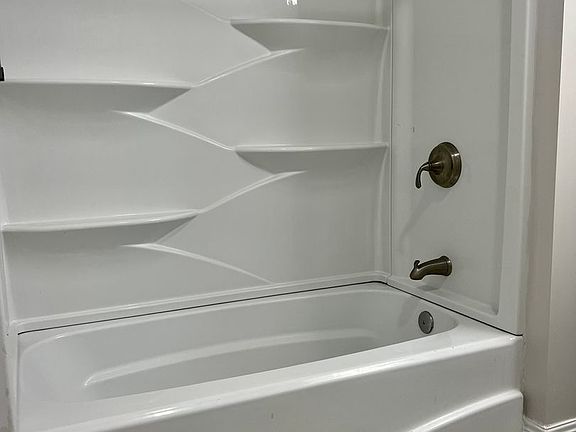 3rd image of 1704 Broad St Unit 5