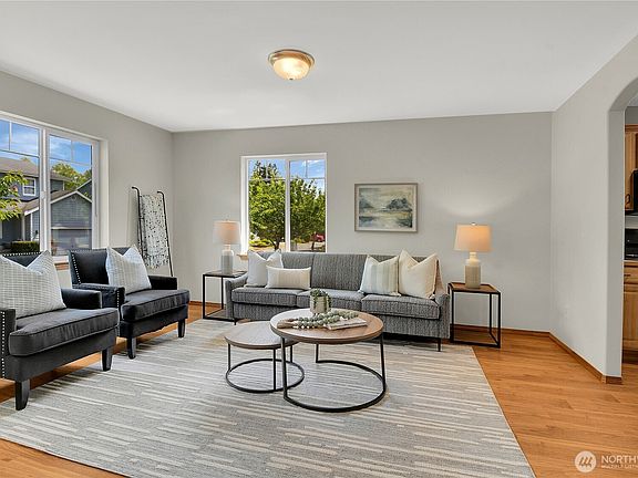 4th image of 11024 Meridian Place W