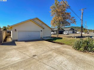 427 S State St, Sutherlin, OR 97479
