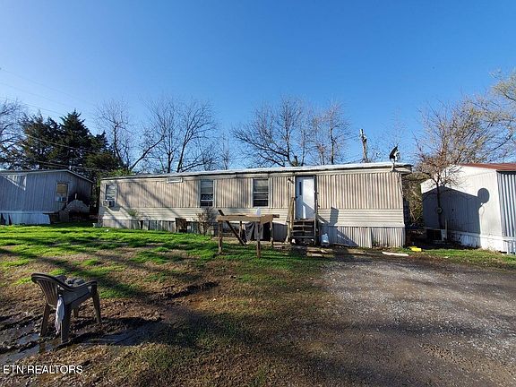 2nd image of 943 Turner St