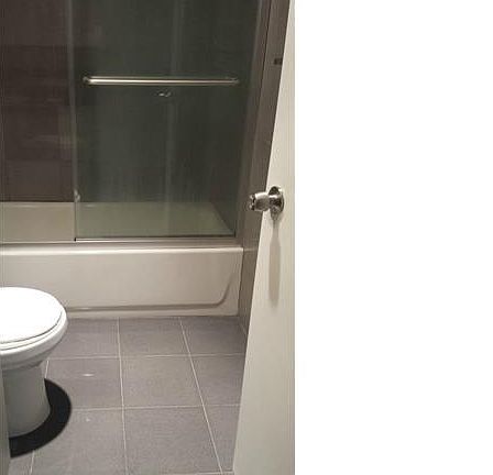 2nd image of 621 1/2 S Washington Ave APT 2