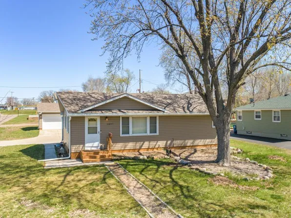 5897 Washington St NE, Fridley, MN 55432