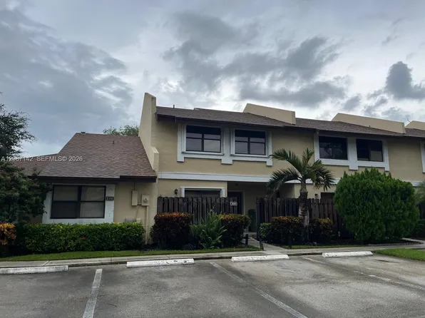 310 SW 96th Ter, Hollywood, FL 33025