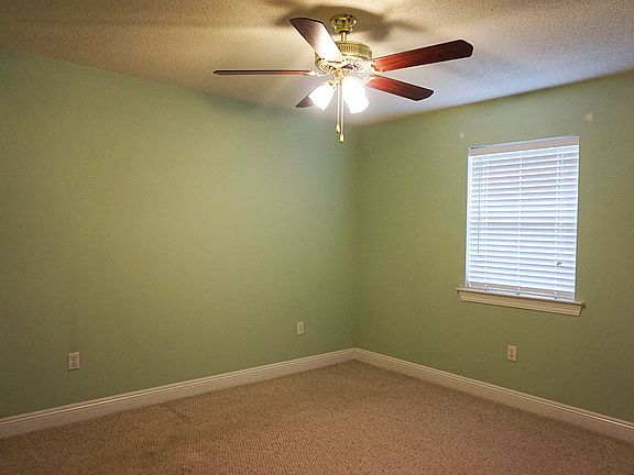 5th image of 120 Tammy Dr