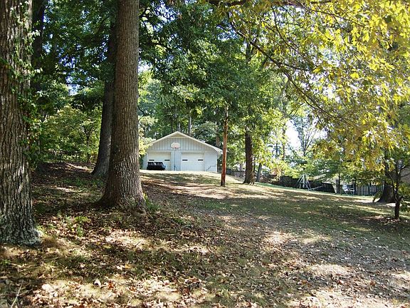 5th image of 1911 Fenwood Dr