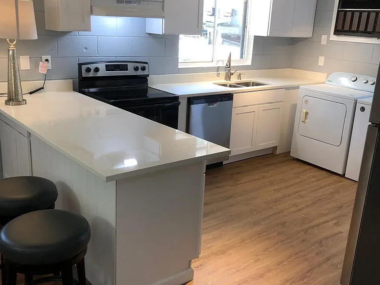 723 Chappell Dr — Photo 3