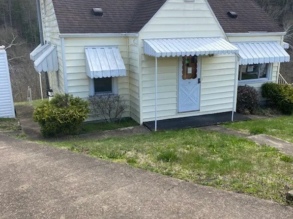 550 Terrace Ave, Clendenin, WV 25045