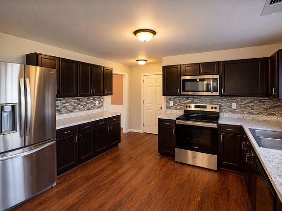 5th image of 4831 Stowe Derby Dr