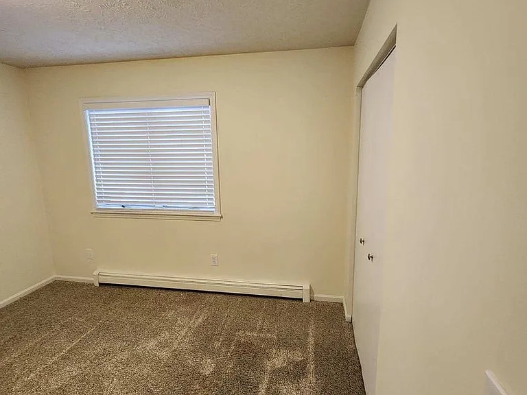 414-417 426 Munson Pl — Photo 12