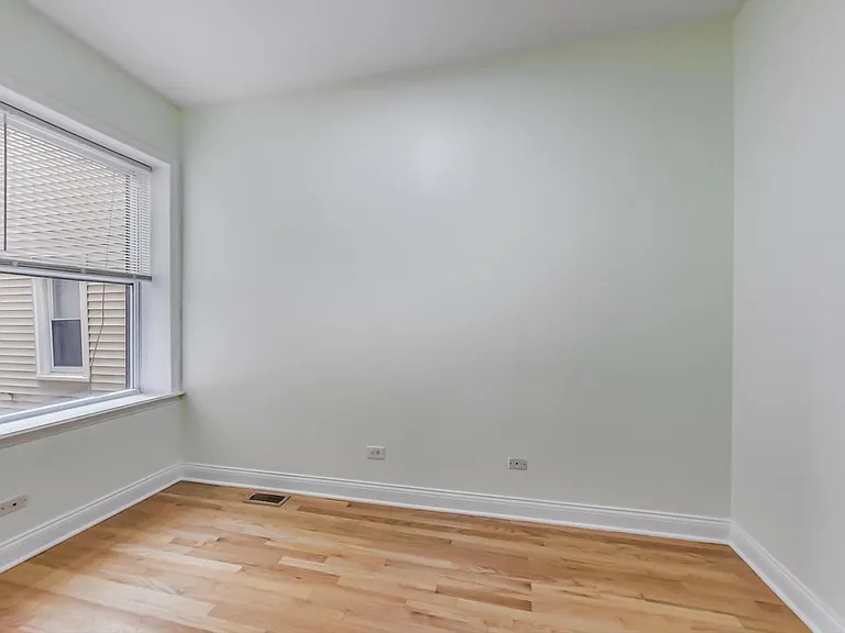 819 S Carpenter St #1F — Photo 9