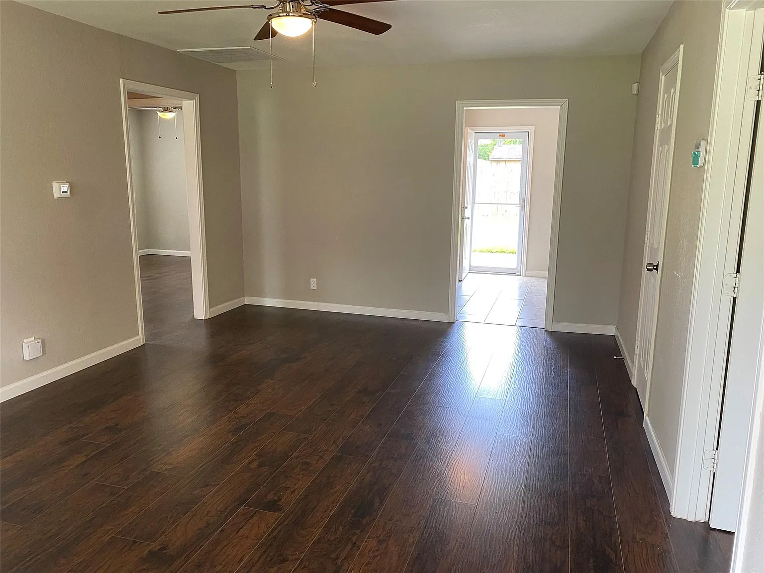 3 bed, 2.0 bath, 1112 sqft, $1,495 — Photo 2
