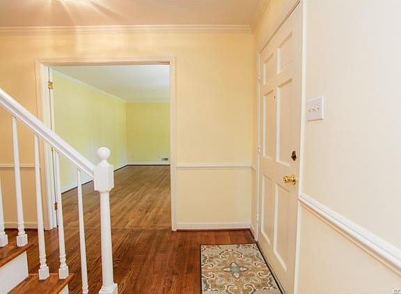 4th image of 1704 Airleigh Ct