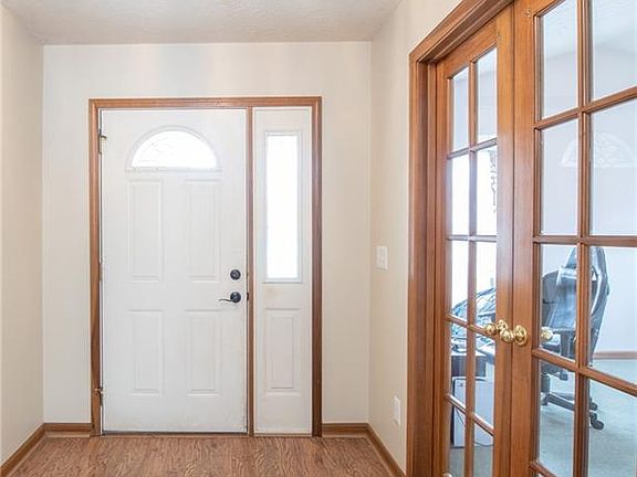 2nd image of 2550 Renwick Way
