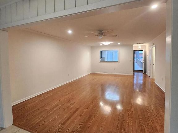 3rd image of 9 Garden Villa Dr