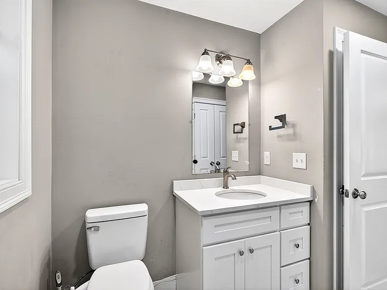 24 Crest Ave #1 — Photo 6