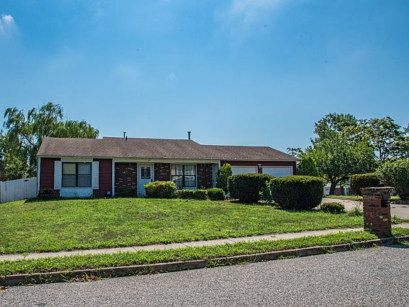 2nd image of 517 May Pink Dr