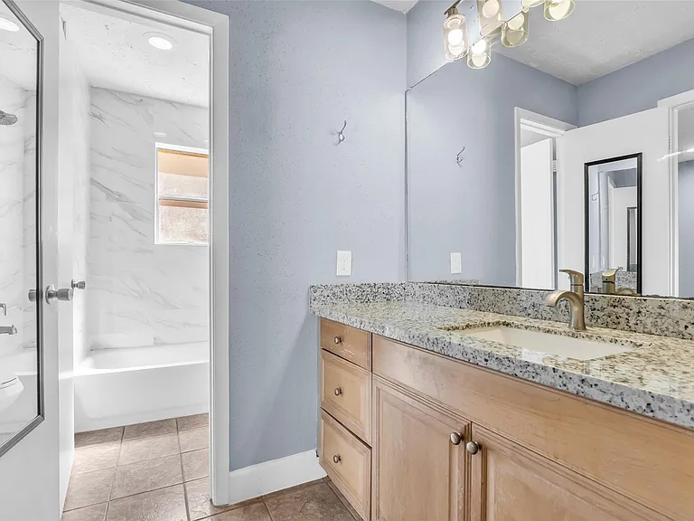 23819 Griffin House Ln — Photo 18