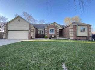 1106 Mulberry Ct, Andover, KS 67002