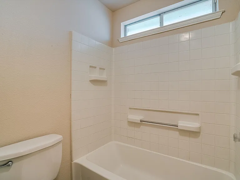 9804 Westmere Ln — Photo 3