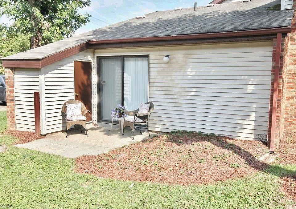 2nd image of 2830 Vista View Dr N