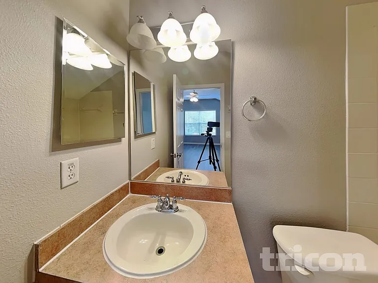 221 Fern Gulley Dr — Photo 16