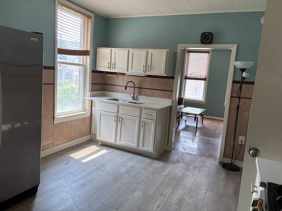4th image of 3540 S Paulina St #1R