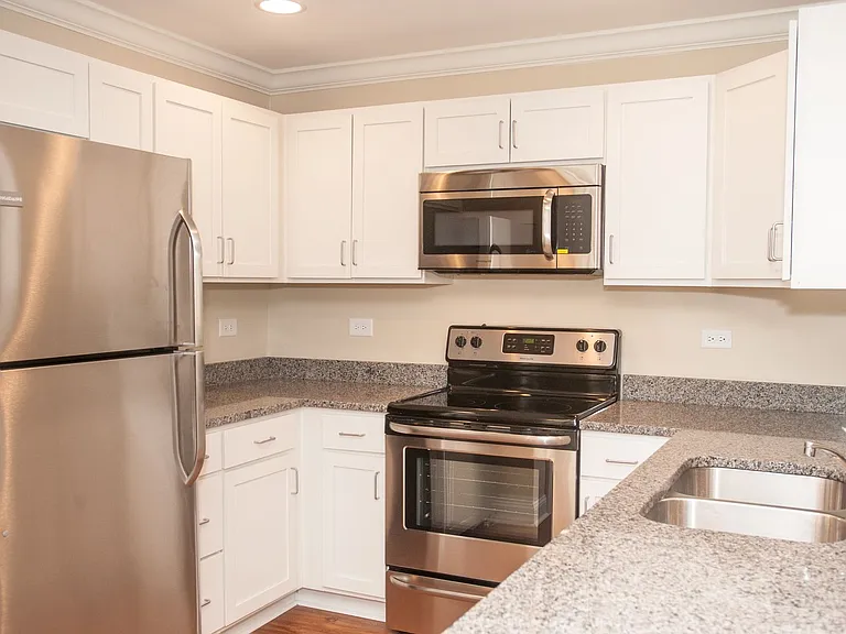 1625 Elmwood Ct #201 — Photo 10