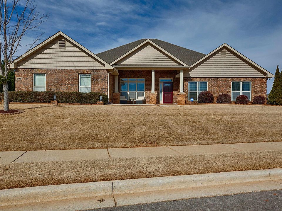 1st image of 200 Pebble Creek Dr SW