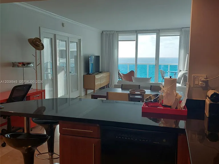 2301 Collins Ave #1125 — Photo 6