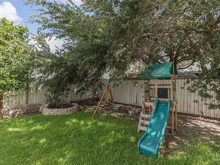 1505 Candy Ln — Photo 21