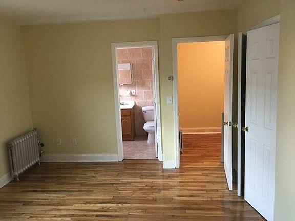 4th image of 170 N Broadway #1