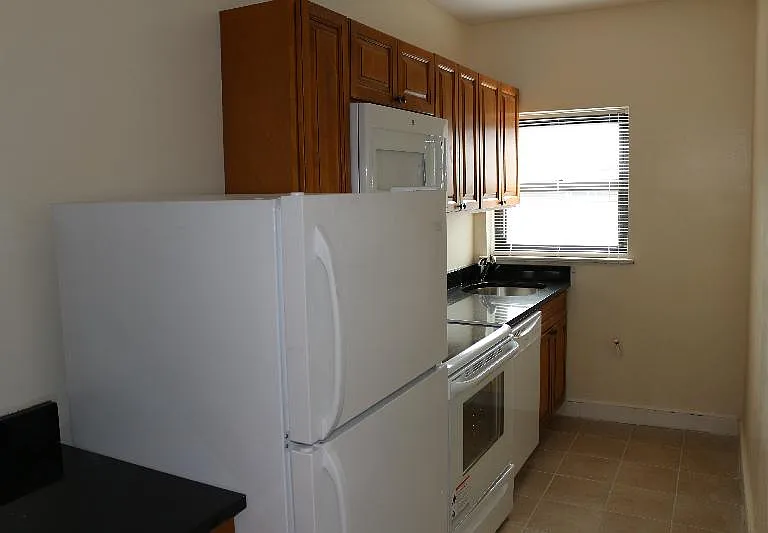 110 Longwood Ave #4 — Photo 7