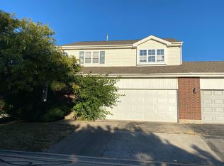 402 Walden Ct, Romeoville, IL 60446