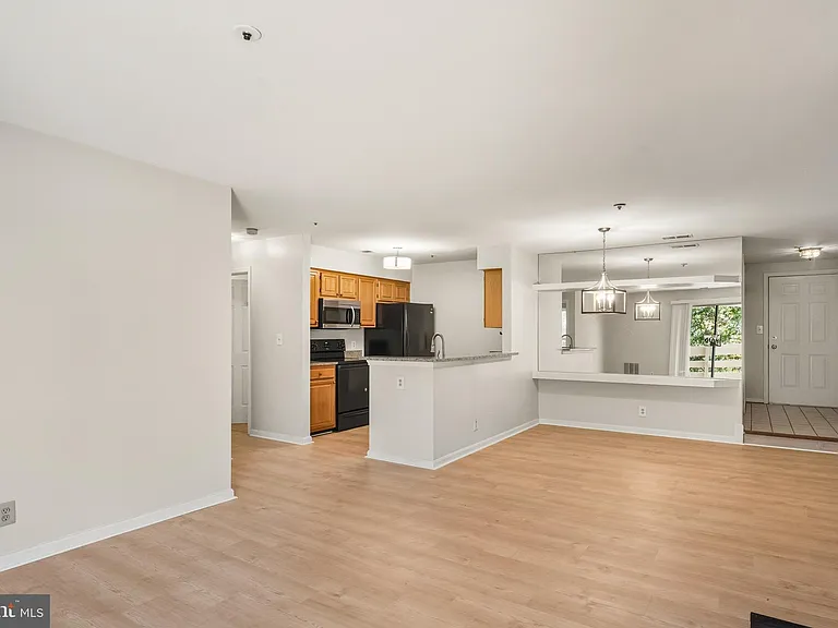 240 S Reynolds St #411 — Photo 19
