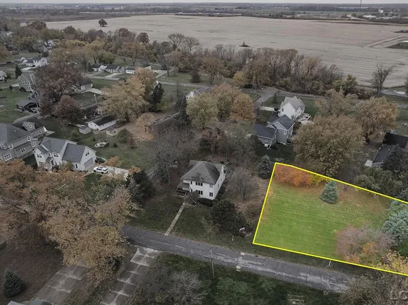 Lakeshore Dr, La Salle, MI 48145