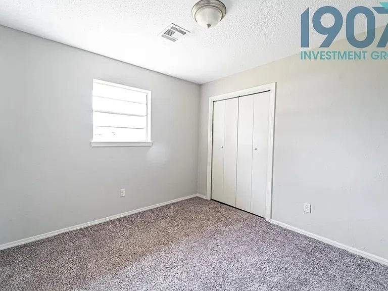 1020 NW 1st St — Photo 9