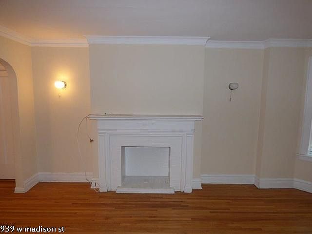 2nd image of 939 W Madison St #1112